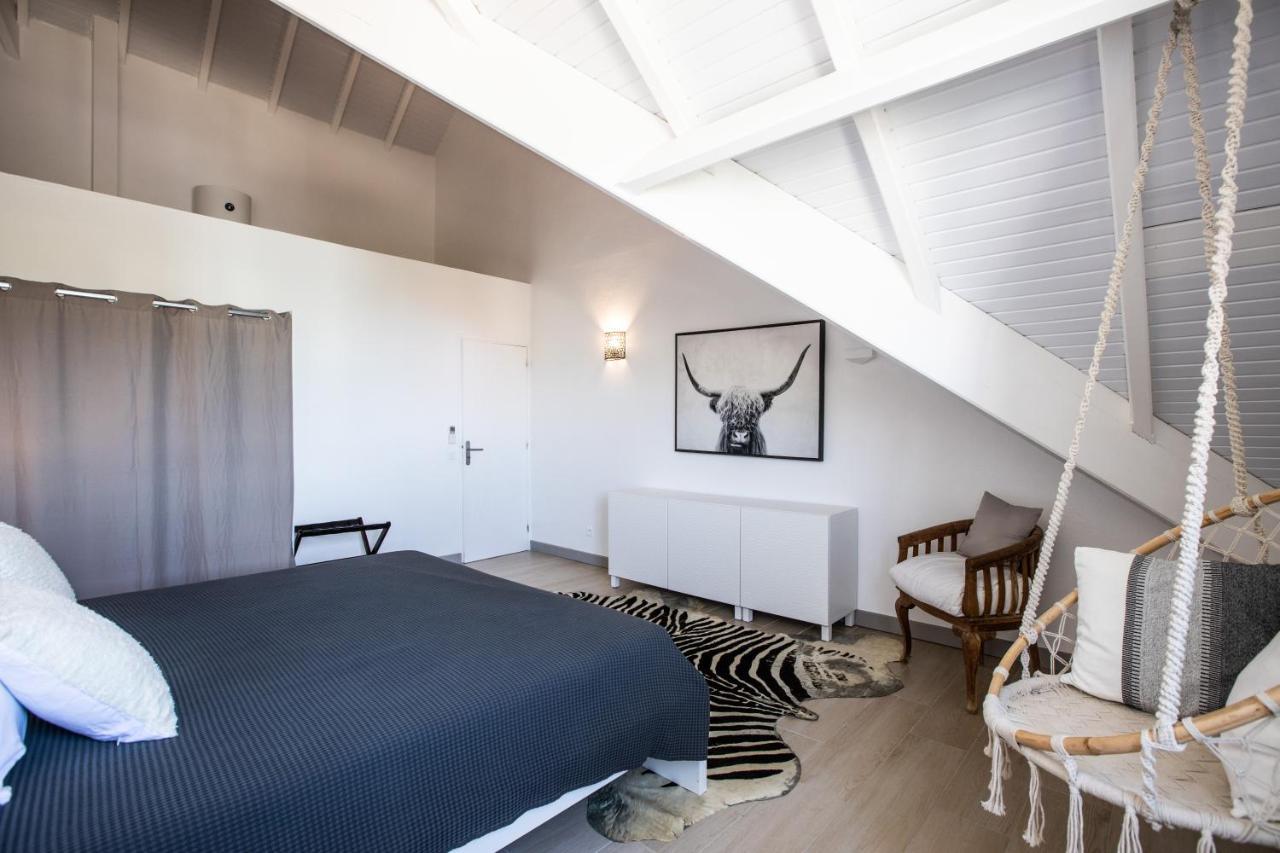 Stunning New Apartment With View Of Orient Bay Quarter of Orleans Экстерьер фото